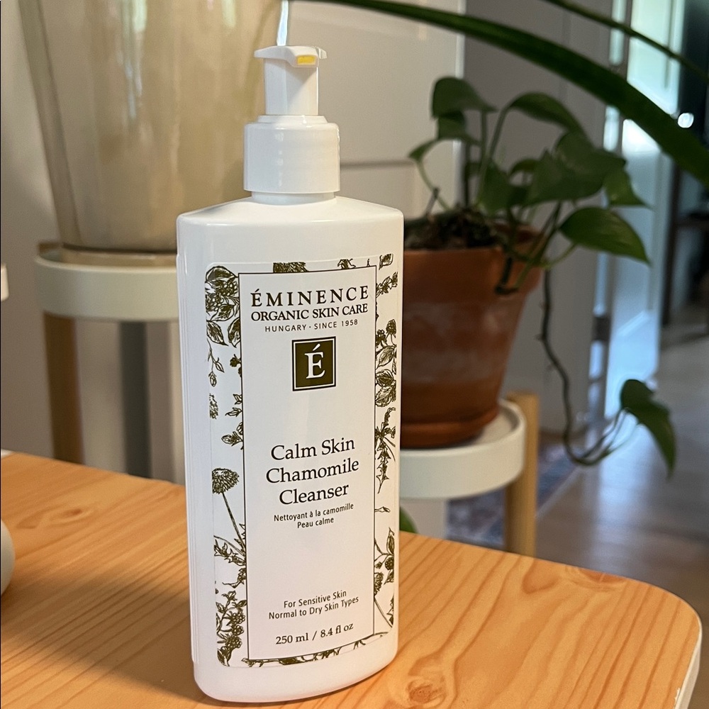 NWOT Éminence Calm Skin Chamomile Cleanser